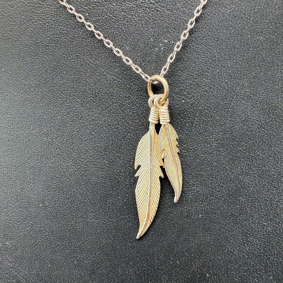 925 Sterling Silver Feather Pendant Chain Necklace Minimalist Classic Timeless - Picture 4 of 6